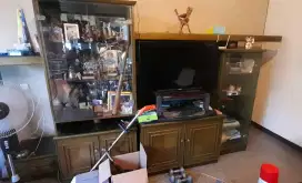 jual murah preloved lemari tv lemari hias bahan kayu sungkai