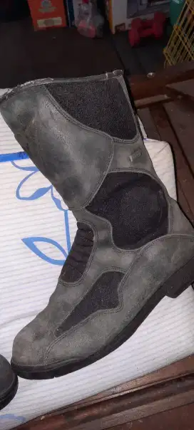 Dijual murah sepatu boot touring dainese original size 42