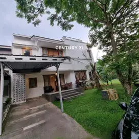 Rumah Luas Asri Bagus Dijual Murah Di The Green BSD