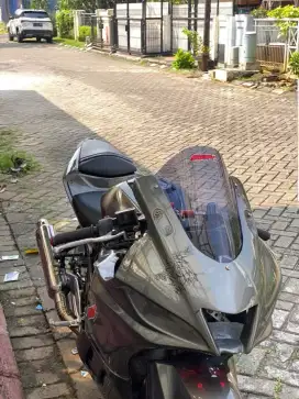 YAMAHA R25 2015 AKHIR