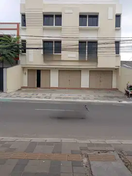Ruko Gandeng 3 Unit Bagus Kawasan Ramai Jalan Utama Beringin Karawaci