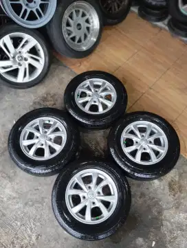 VELG OEM TOYOTA AVANZA RING 14 PCD 4X114 PLUS BAN