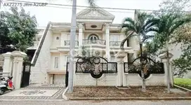 JUAL RUMAH KLASIK MEWAH SIAP HUNI FURNIS LENGKAP ARAYA SURABAYA TIMUR