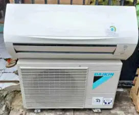 Jual ac Daikin 1/2 pk R32 lowwat 360 watt kondisi 95% ori semua