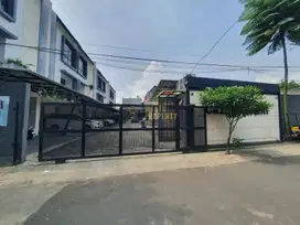 RUMAH MODERN 3 LANTAI, STRATEGIS DI JAGAKARSA, JAKSEL