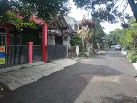 Rumah lama murah terawat komplek Antapani kota Bandung