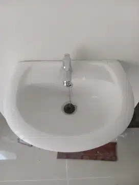 Wastafel volk baru segel