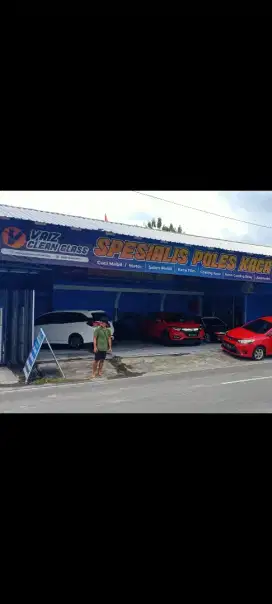 POLES KACA MOBIL