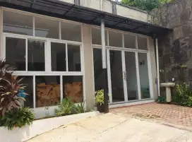Jual Kost AC 6 Pintu (Isi Penuh)