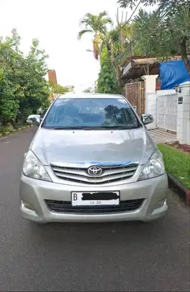 TOYOTA INNOVA 2.0 G A/T 2011