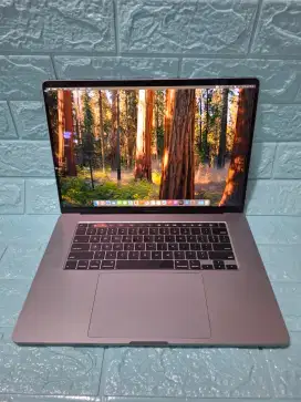 MacBook Pro 2019 Touchbar intel Core i7 Vga Radeon Pro 5300M 16/512