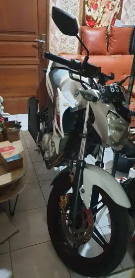 Dijual cepat yamaha vixion 2014 putih