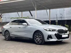 BMW 520i M-Sport 2024 (BEKAS TAPI BARU)