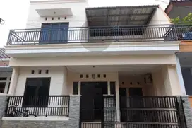 Dijual Rumah 2 Lantai di Villa Nusa Indah 2, Gunung Putri, Jawa Barat
