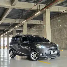 Toyota sienta G 2016 A/t