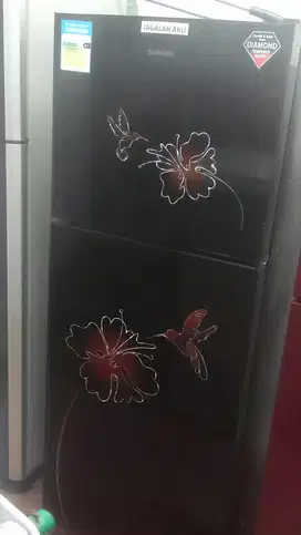 Dijual kulkas sanken 2 pintu kondisi bagus