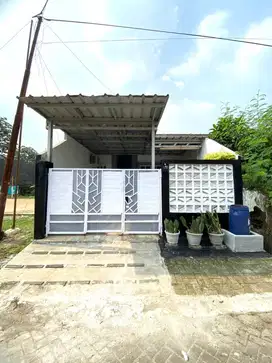 DISEWAKAN RUMAH DI BTR 3 FREE AC