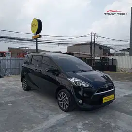 Toyota Sienta 1.5 V CVT 2017