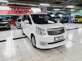 Toyota NAV-1 V LUXURY AT 2014