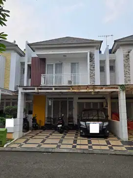 Rumah 2,5 Lantai di Cluster Acacia Summarecon Bekasi