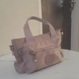 Tas selempang wanita