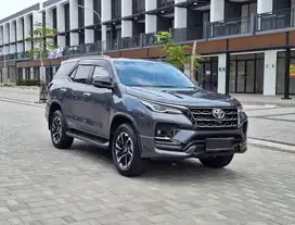 Mulus Like New Siap Pakai Fortuner VRZ 2.4 GR 4x2 Diesel Matic th 2022