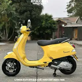 Dijual Cepat Piaggio Vespa LX 125 IGET TH 2017 warna Kuning
