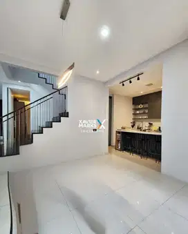 Disewakan Rumah Citraland Utama Crystal Golf dekat Pakuwon