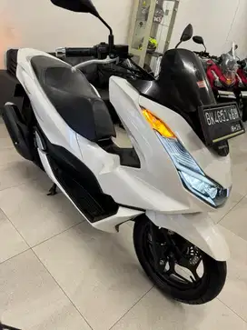 [Kondisi Super‼️] Honda PCX 160 ABS Tertinggi Tahun 2021 warna Putih CC