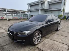 BMW 328i Sport 2015 super low km