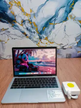 Jual Cepat! Macbook Pro Retina 13 2019 Core i7