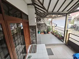 komplek Taman Kopo Indah 1 Dijual Rumah 2 Lantai bagus dan terawat