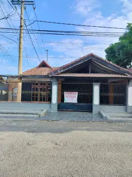 Rumah Strategis Pinggir Jalan, Pakis Kalirejo