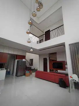 Murah Rumah Hoek di Istana Regency Sudirman