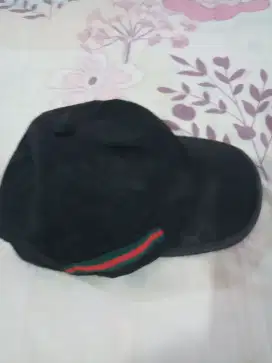 Topi Gucci Canvas Hitam Ada pengait di belakang