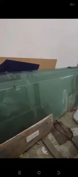 Kaca sablas. Kaca ruangan pintu