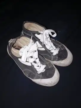 Sepatu Jhonson Black & White High Unisex Size 43 Second Murah Meriah