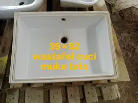Wastafel cuci tangan toto