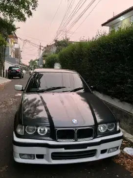 BMW 318i 1992 Bensin