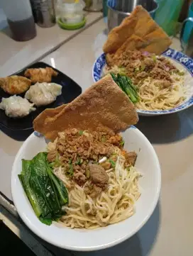 Dicari Karyawan Perempuan