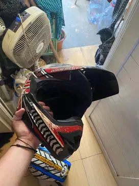Helm Yamaha Exride