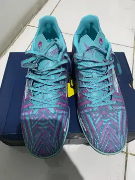 Dijual sepatu futsal mills size 41 - kondisi 100% mulus -grogol jakbar