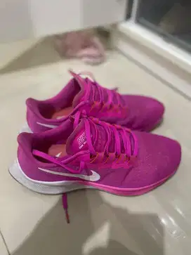 Sepatu Nike Air Zoom Pegasus 35 – Wanita
