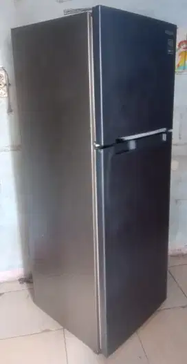 Jual Kulkas 2 Pintu, Merek Samsung Digital inverter,   Bagus Normal