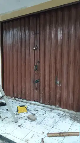 Service rolling door folding gate