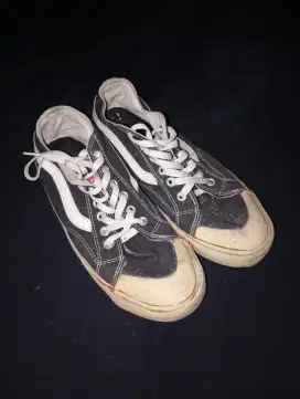 Sepatu Ventela Public Low Series White & Black Size 43 Second Murah