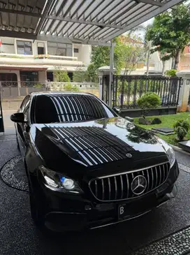DIJUAL MERCEDES BENZ E300 SPORTSTYLE AVANGARDE (LIKE NEW)