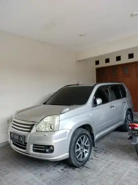Nissan Xtrail 2010 - plat AD