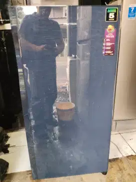 Kulkas 1pintu polytron kondisi bagus normal dingin beku
