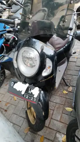 SCOOPY PRESTIGE warna hitam